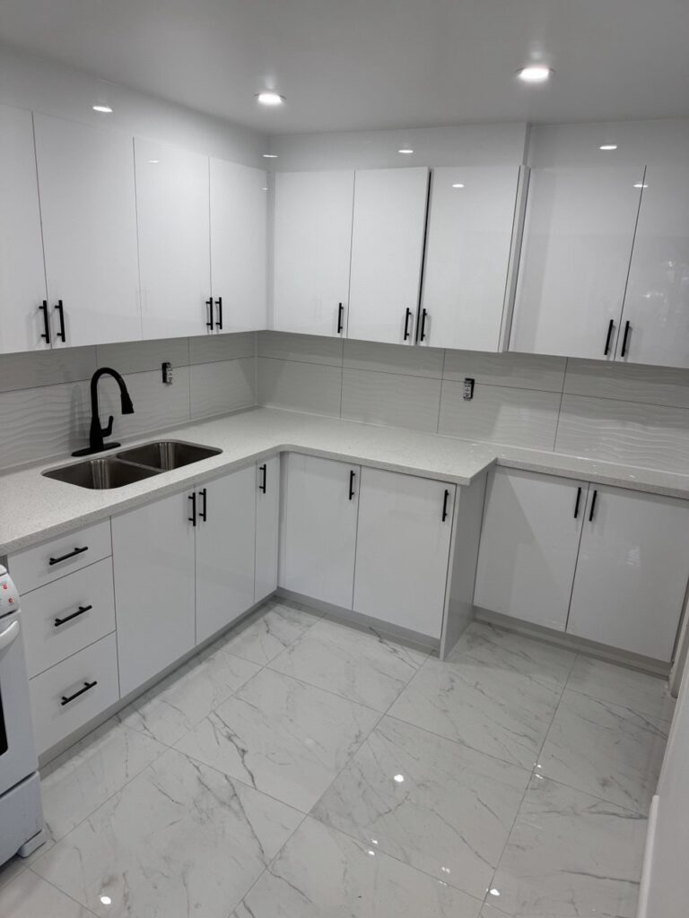 Kitchen Renovation – Serving Toronto And The GTA We offer a stress-free kitchen renovation – modern designs, material delivery, and expert construction.
