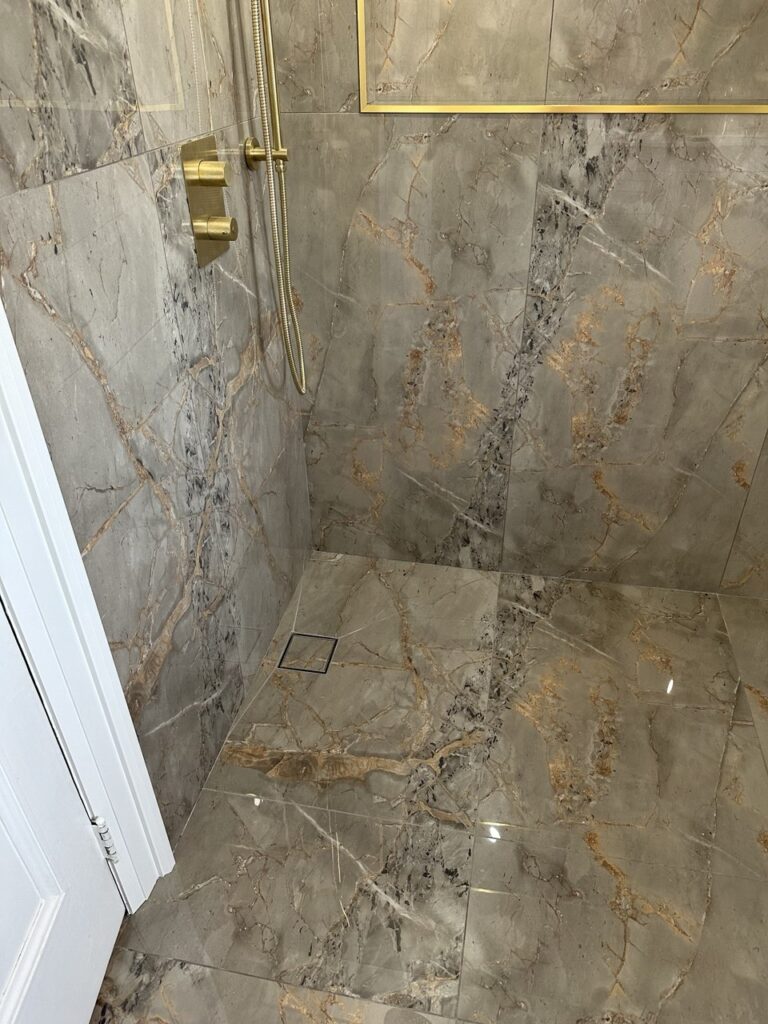 Bathroom Renovation Mississauga and the GTA We provide complete bathroom renovations, handling everything from flooring, tiling, plumbing, lighting, and insulation.